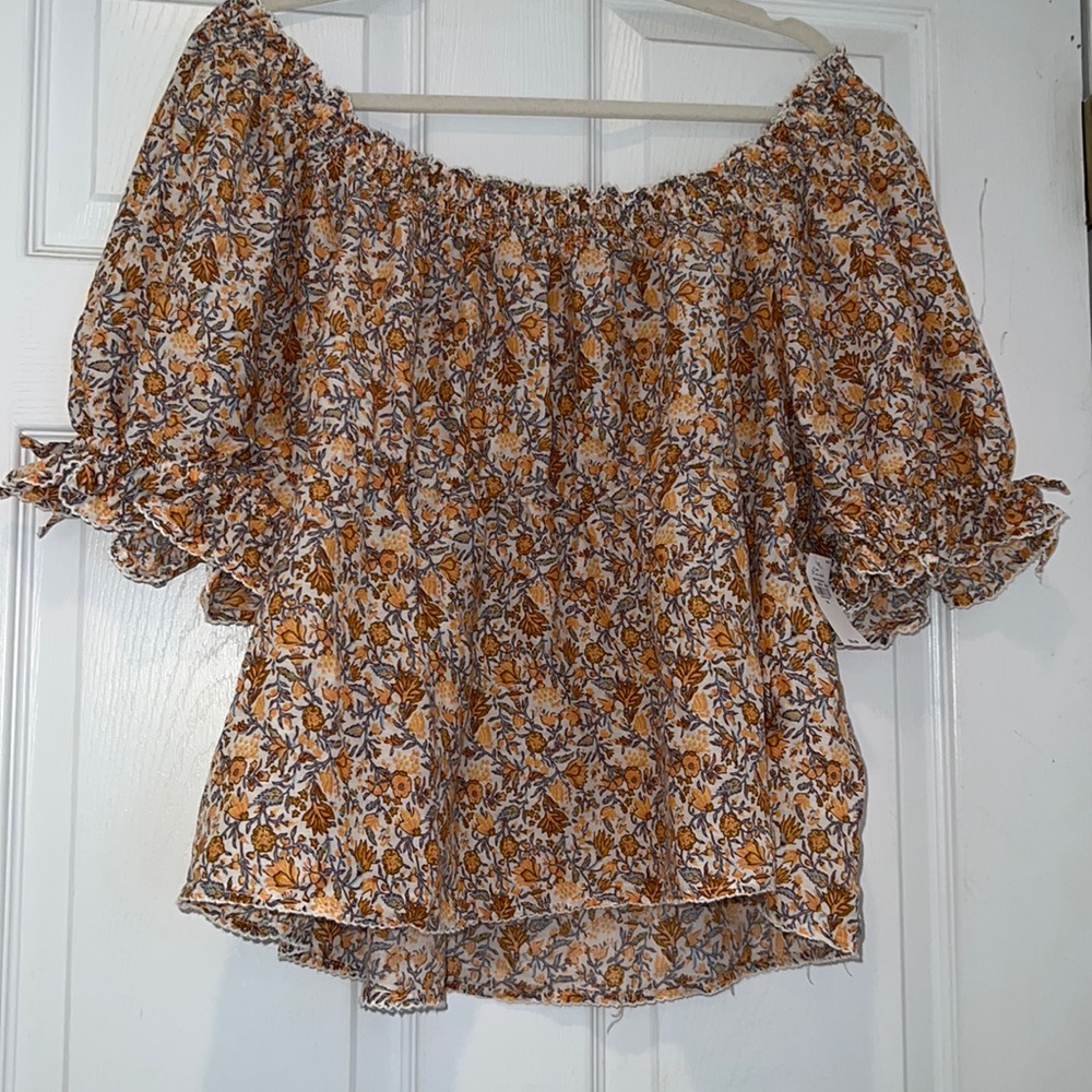 OLD NAVY Off the shoulder Top